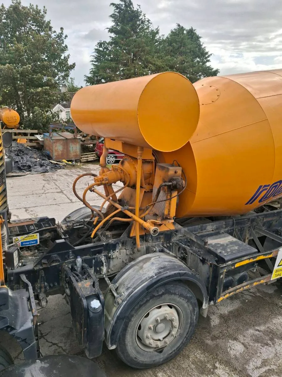 concrere lorry - Image 3