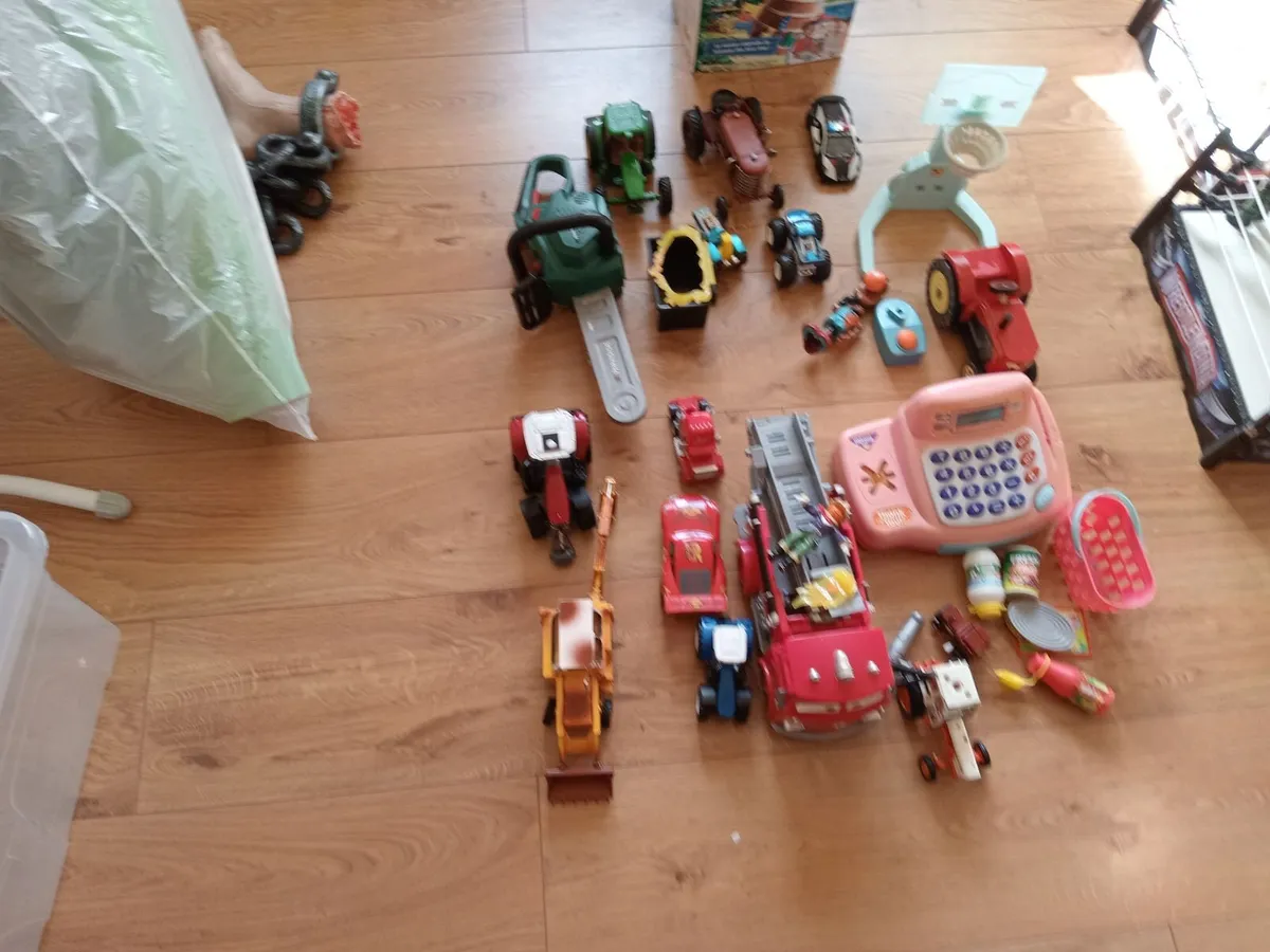 Toys - Image 2