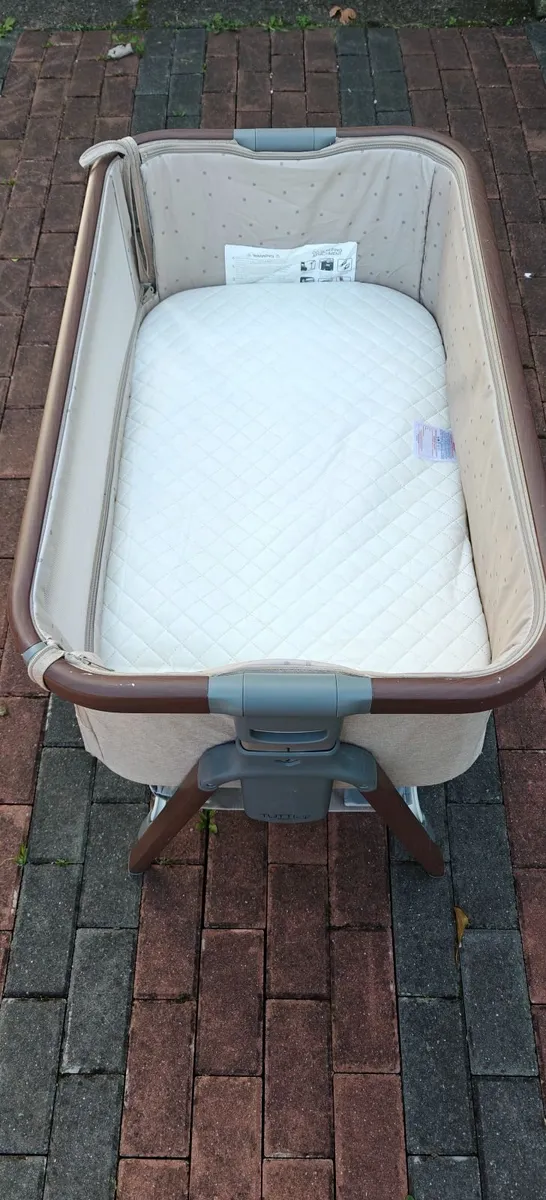 baby cot and carriage - Image 2