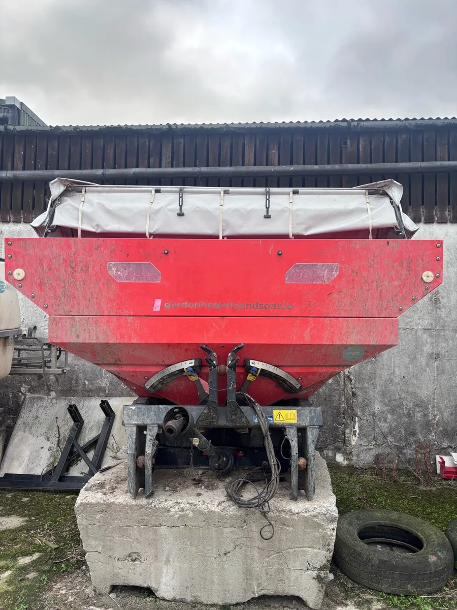 Fertiliser Spreader - Image 2
