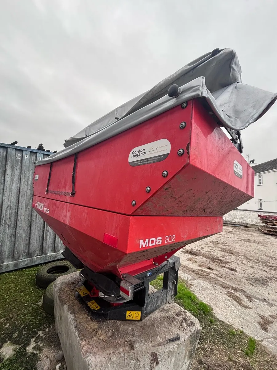 Fertiliser Spreader - Image 4