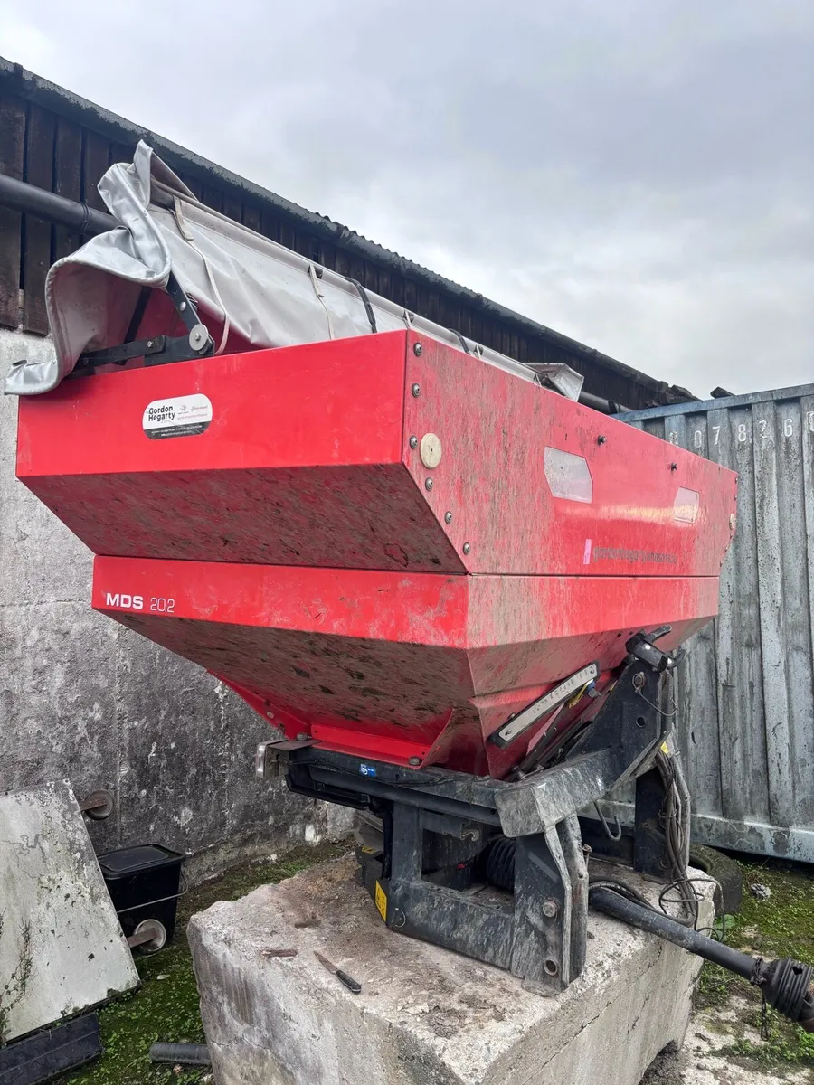 Fertiliser Spreader - Image 1