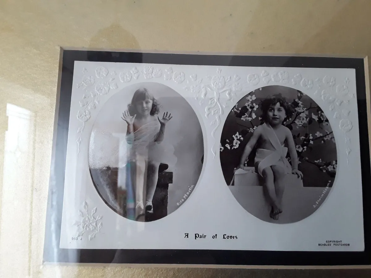 Two lovely vintage postcards in glass frames - Image 3