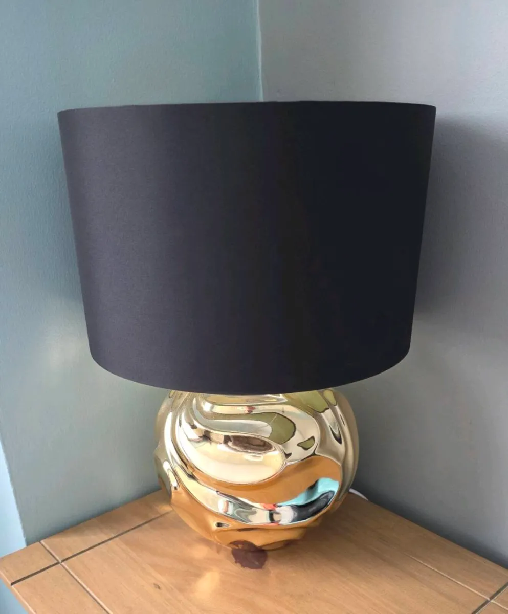 Pair of elegant gold ceramic bedside lights - NEW - Image 2
