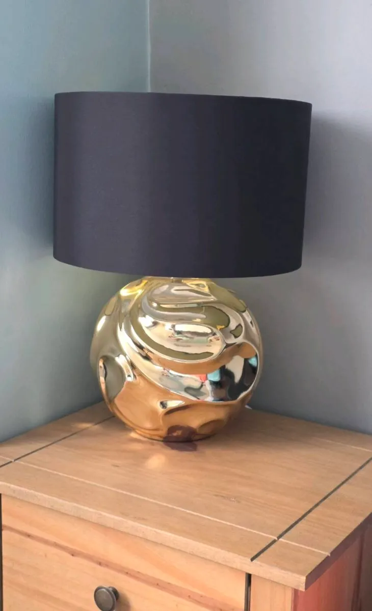 Pair of elegant gold ceramic bedside lights - NEW - Image 3