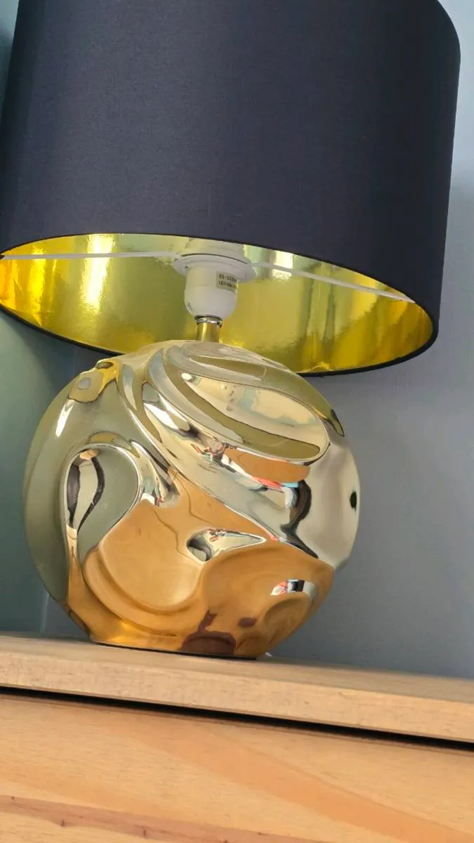 Pair of elegant gold ceramic bedside lights - NEW - Image 1