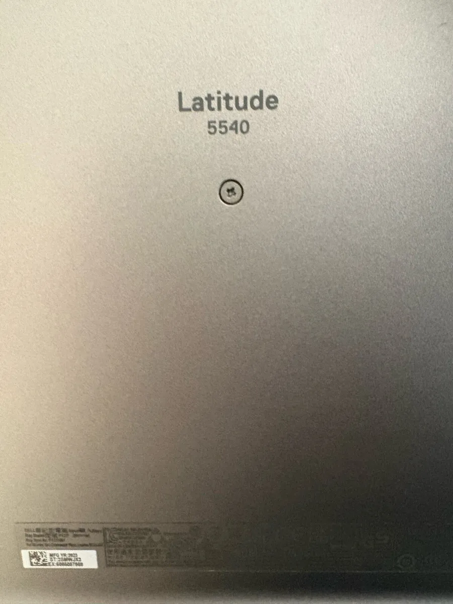 Dell latitude 5540 (comes with charger and bag) - Image 3
