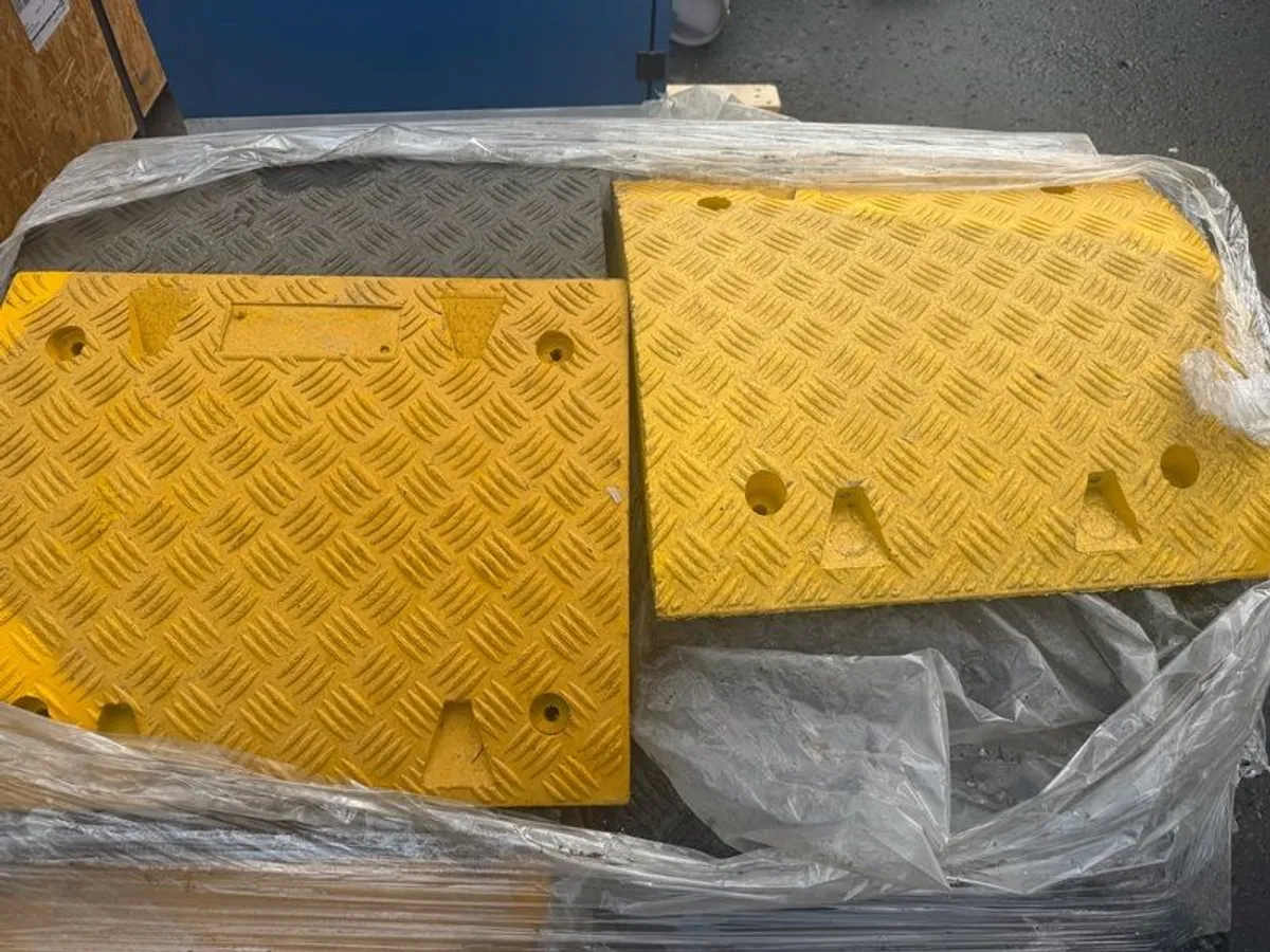 speed bumps - Image 3