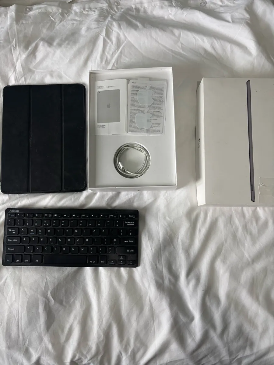 iPad 7th Generation 128GB - Image 1