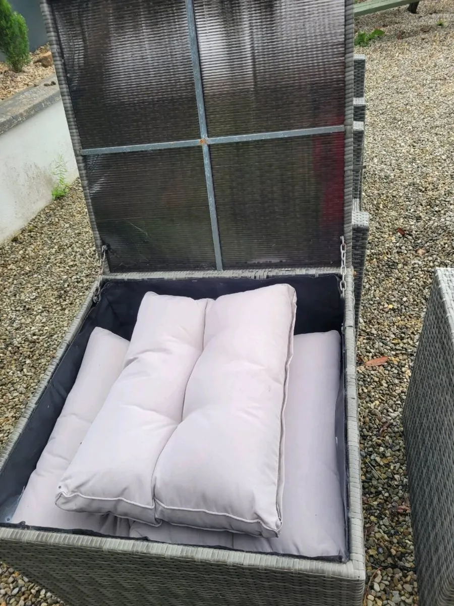 Garden furniture - Image 2