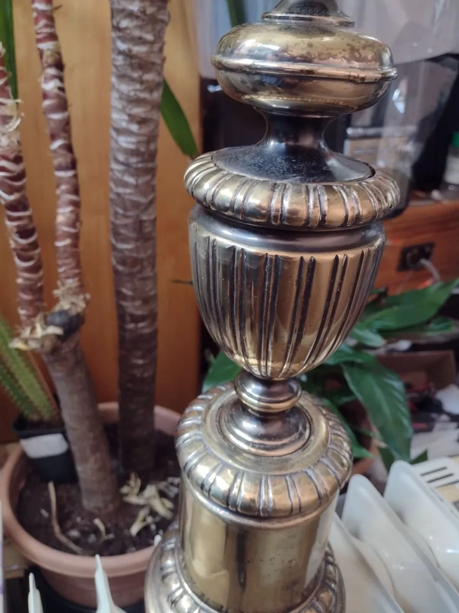 Antique 1950's Heavy Brass table lamp - Image 3