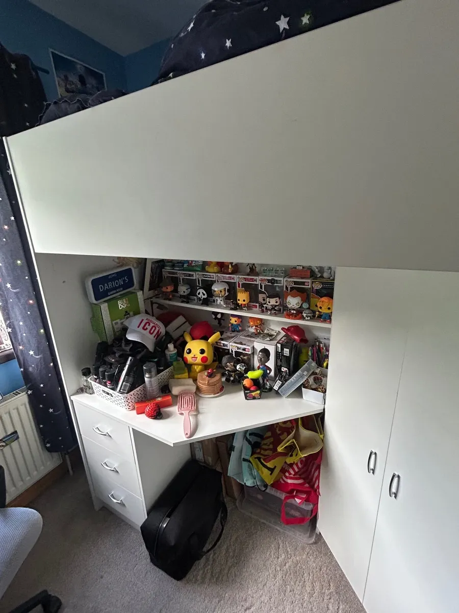 Bed - Image 1