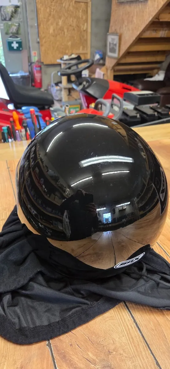 Motorbike helmet - Image 2