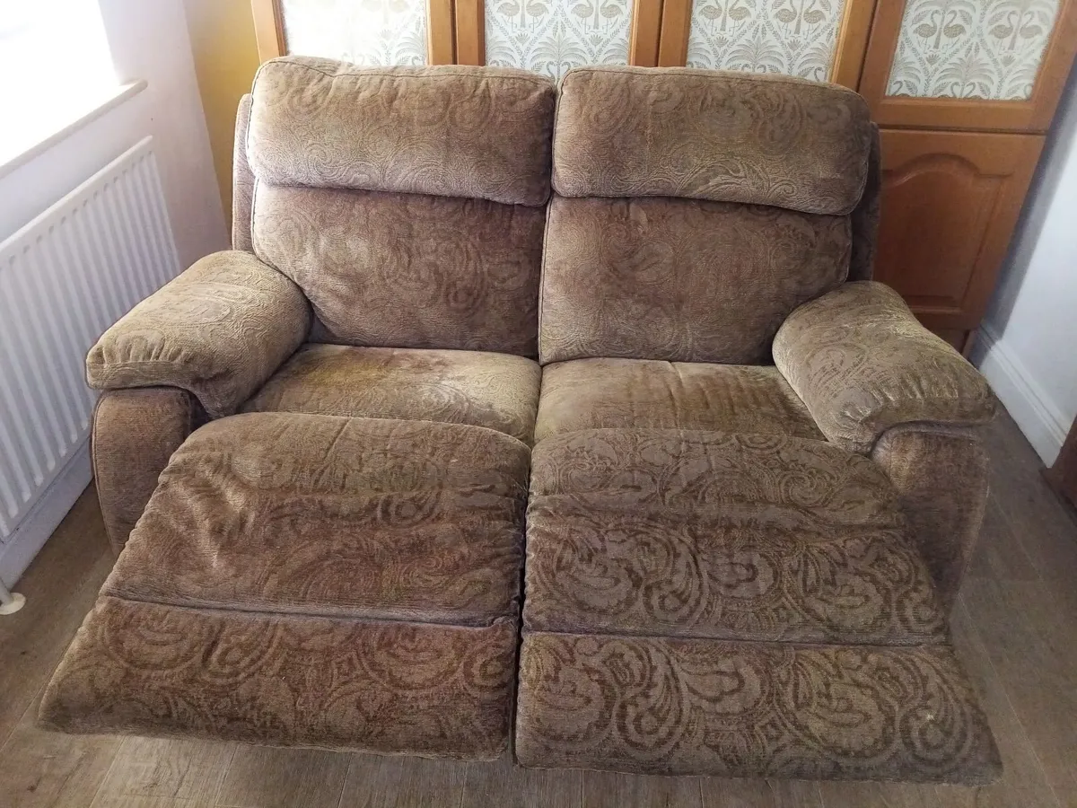 Recliner Couch - Image 2