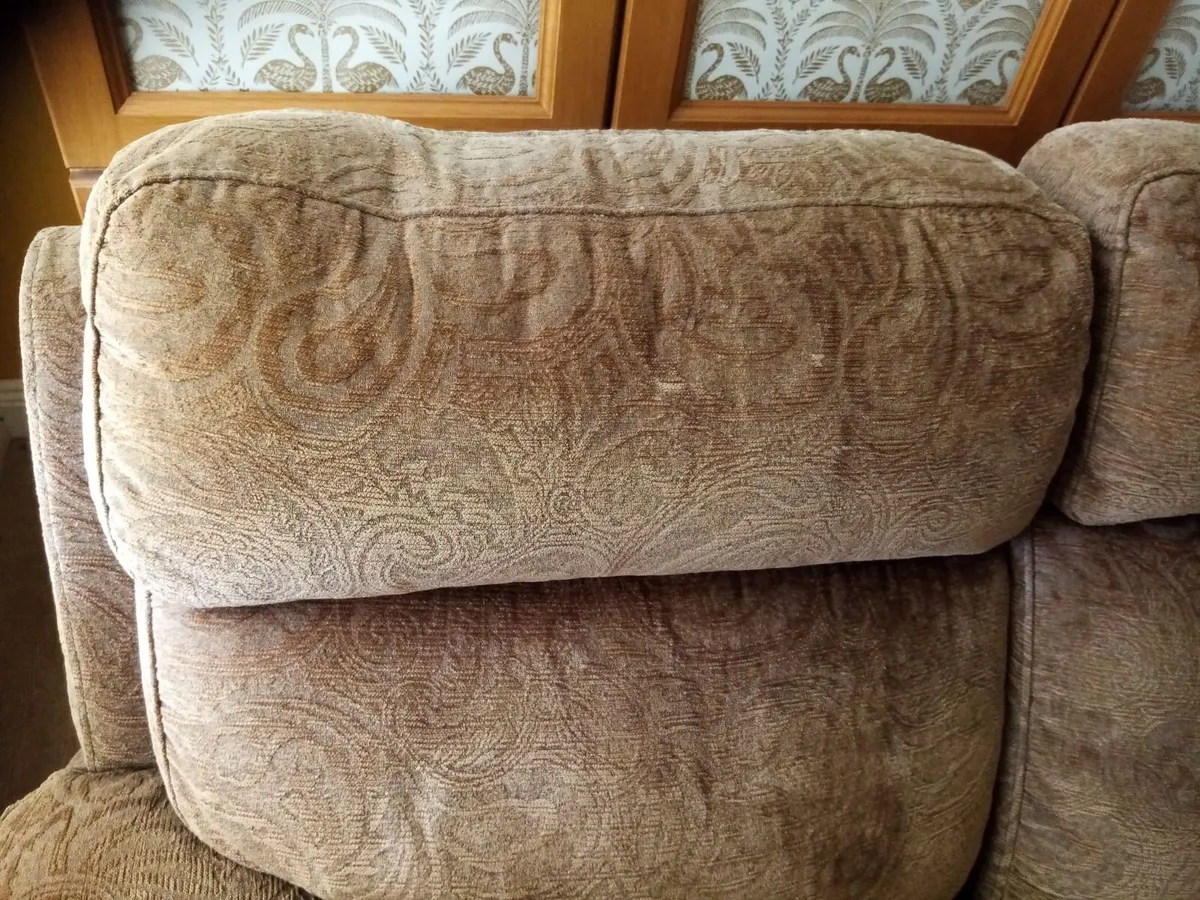 Recliner Couch - Image 3
