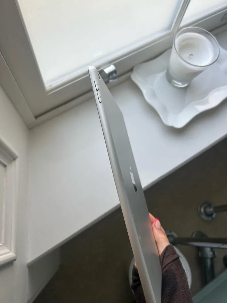 Apple iPad 8th Generation – 128GB Wi-Fi - Image 3