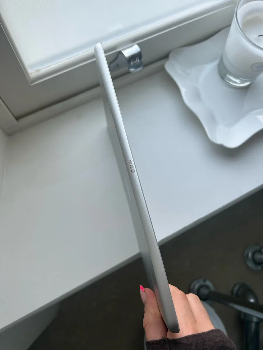 Apple iPad 8th Generation – 128GB Wi-Fi - Image 4