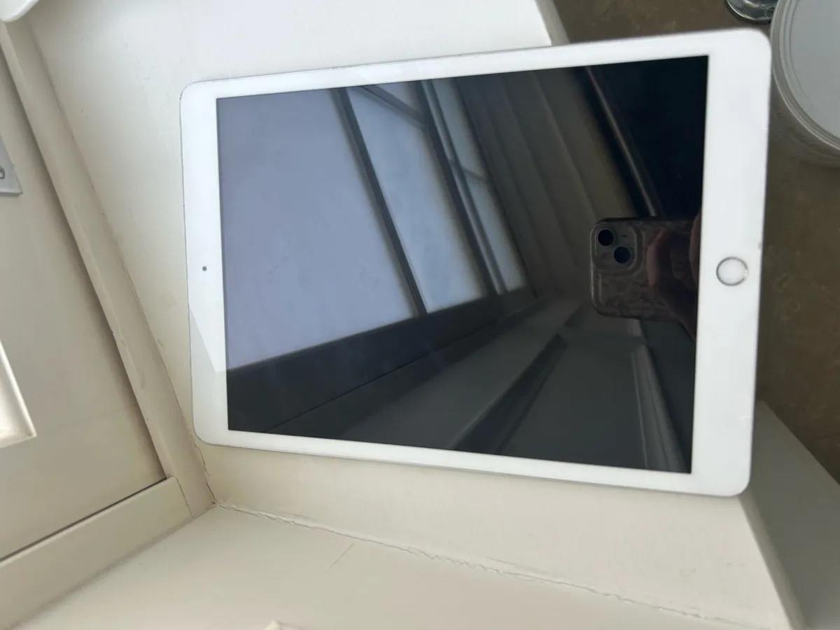 Apple iPad 8th Generation – 128GB Wi-Fi - Image 2