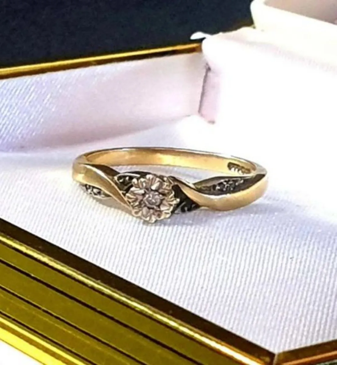 Vintage Hallmarked 9ct Gold Diamond Ring - Image 4