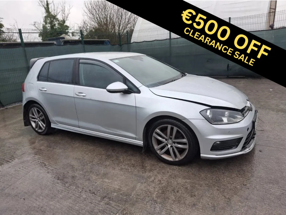 2015 Volkswagen Golf  Light Damage - Image 1