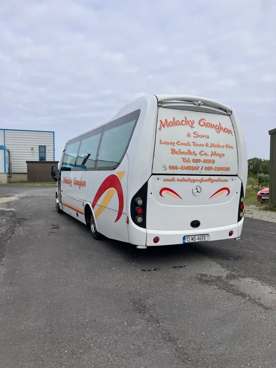 Mercedes unvi - Image 2