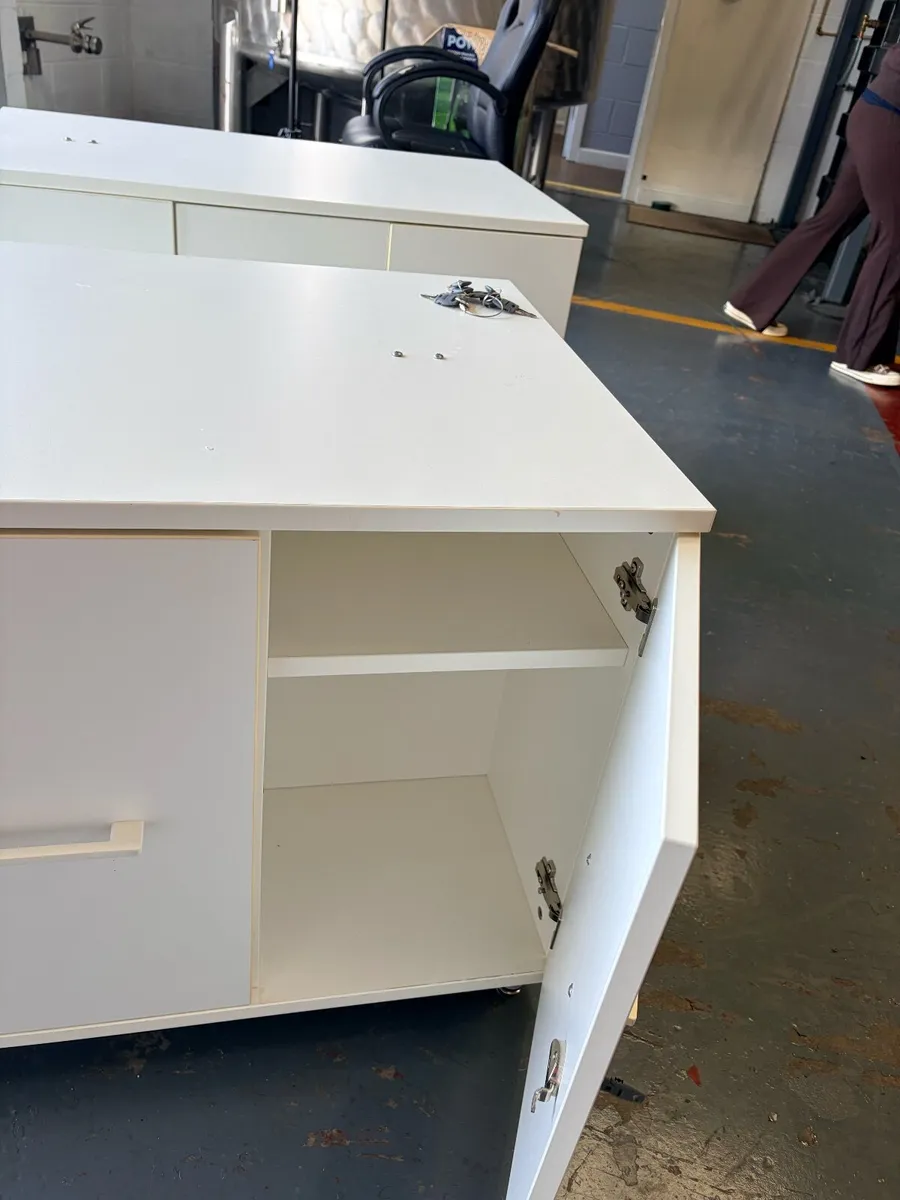Two Lockable Office Storage & Filing Cabinets - Image 4