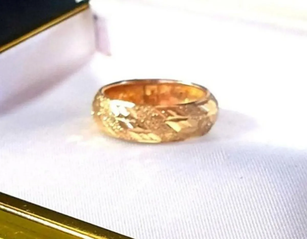Vintage Hallmarked 9ct Gold Wedding Ring - Image 3