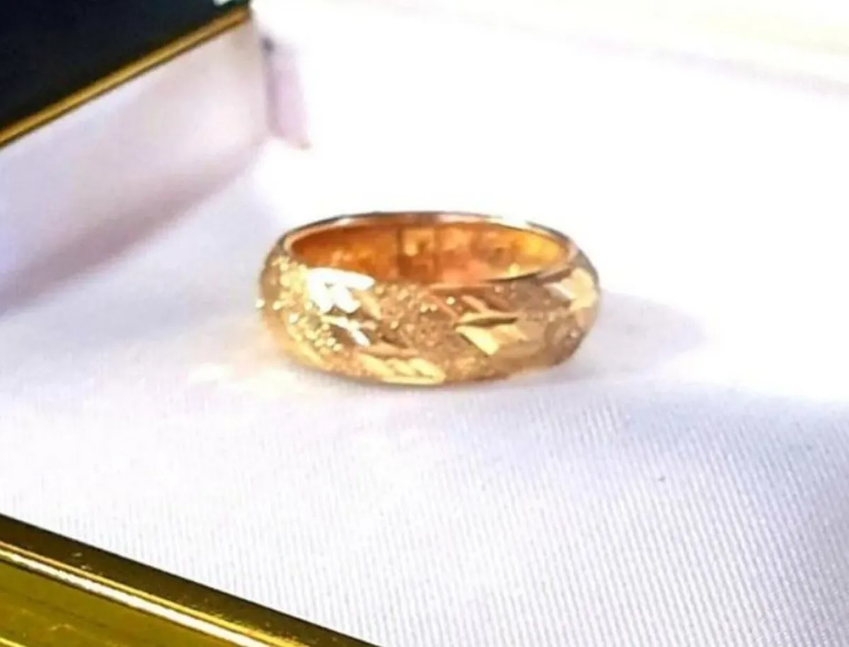 Vintage Hallmarked 9ct Gold Wedding Ring - Image 4