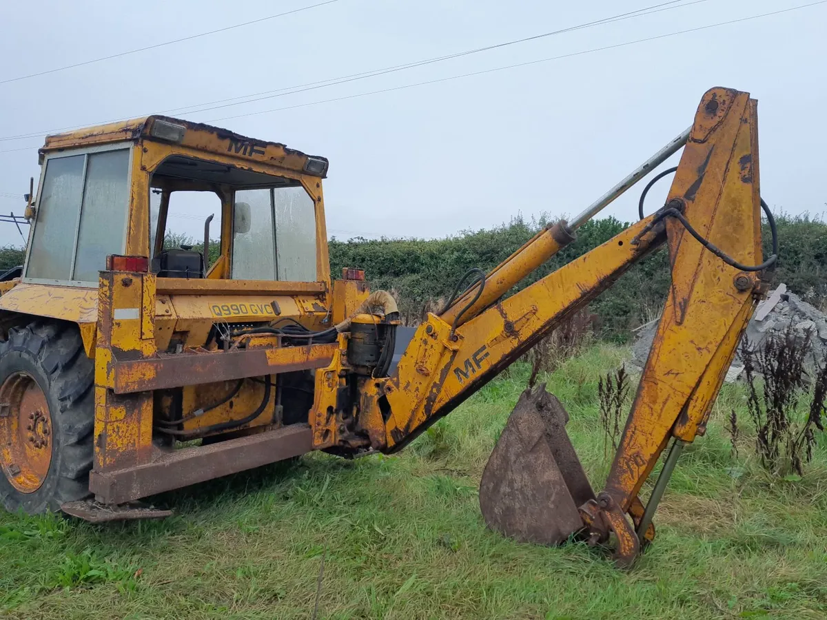 Massey 50b  11-4 digger - Image 2