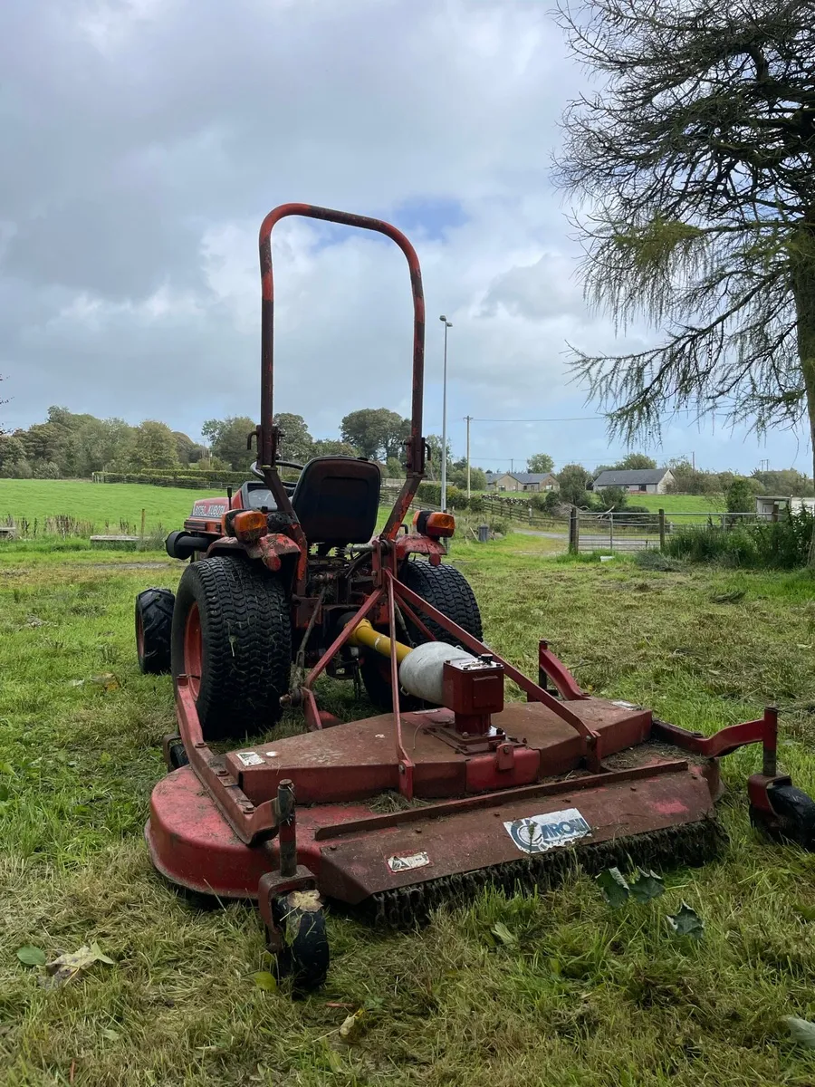Kubota Compact Tractor with finishing mower - Image 4