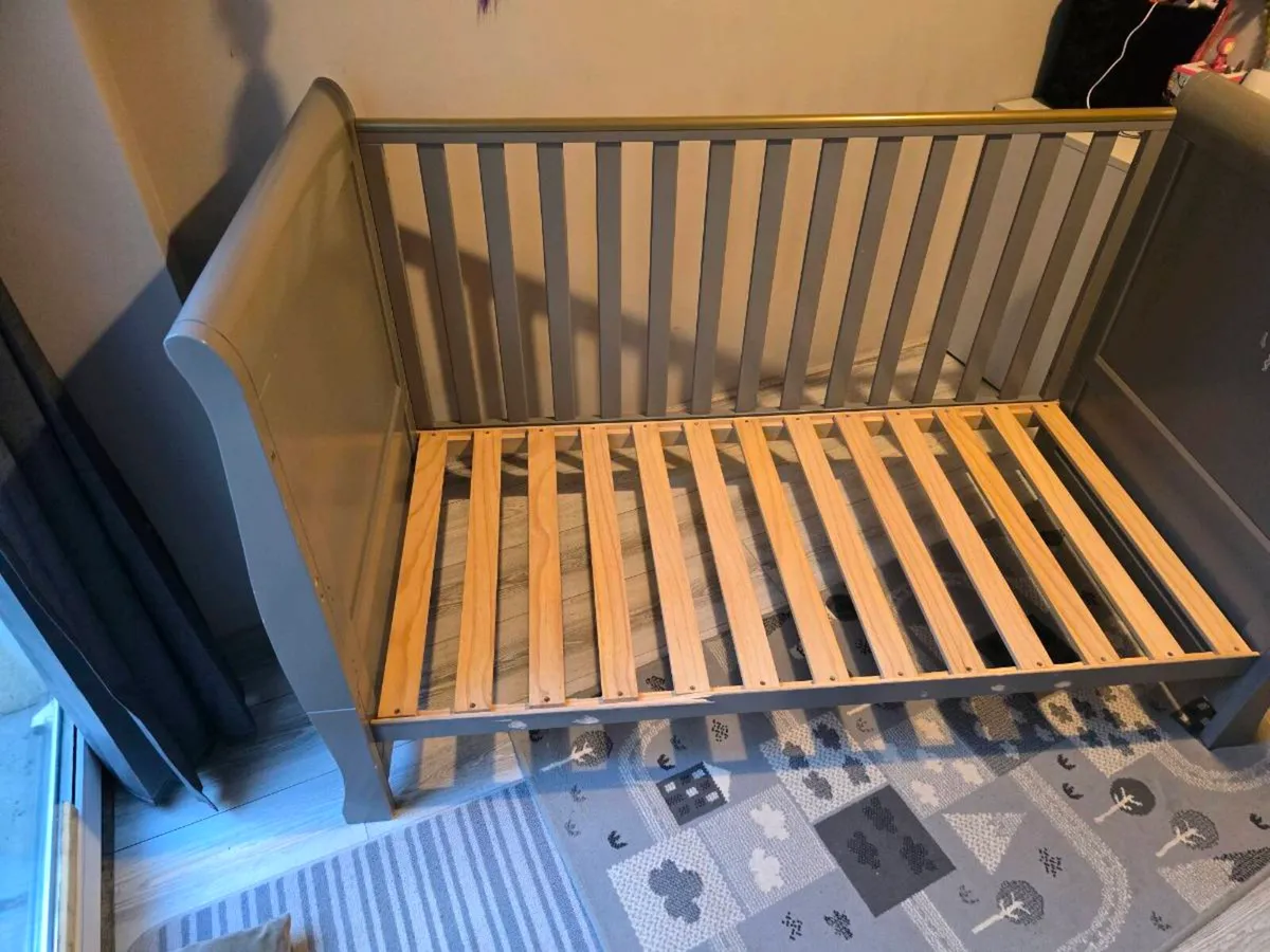 Baby cot bed - Image 2