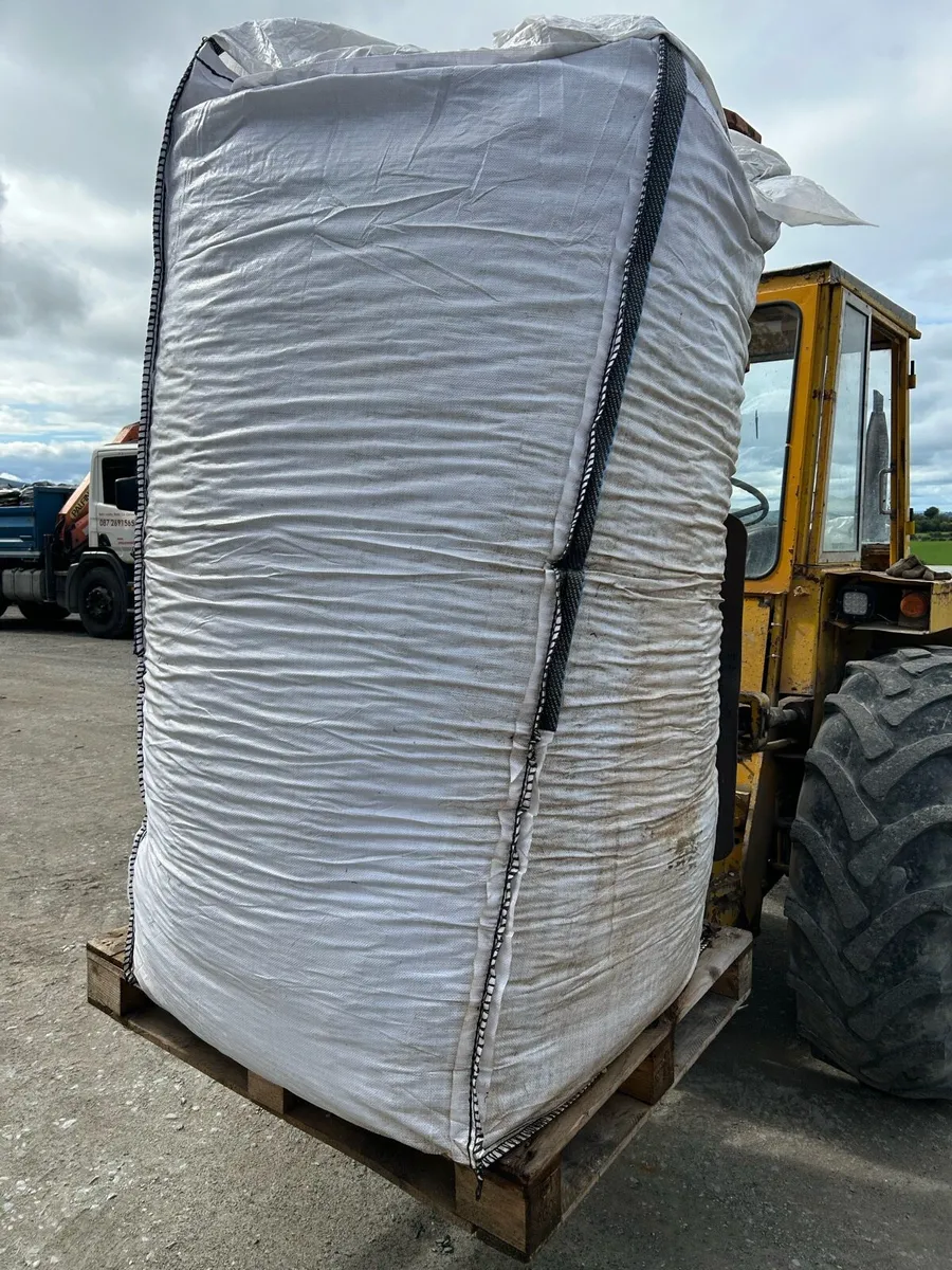 Rough terrain forklift - Image 4