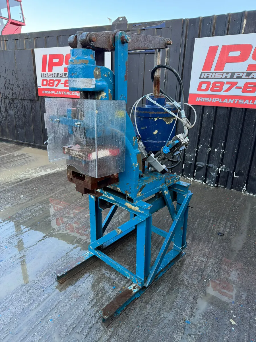 industrial hydraulic C-frame punch press - Image 3