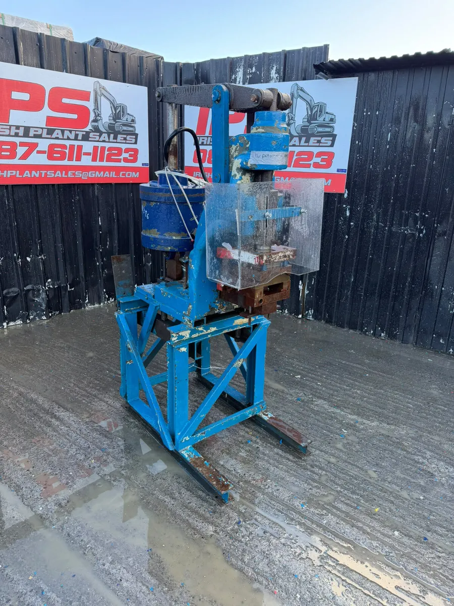 industrial hydraulic C-frame punch press - Image 1
