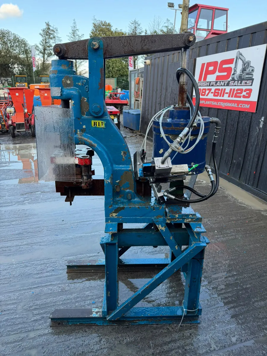 industrial hydraulic C-frame punch press - Image 4