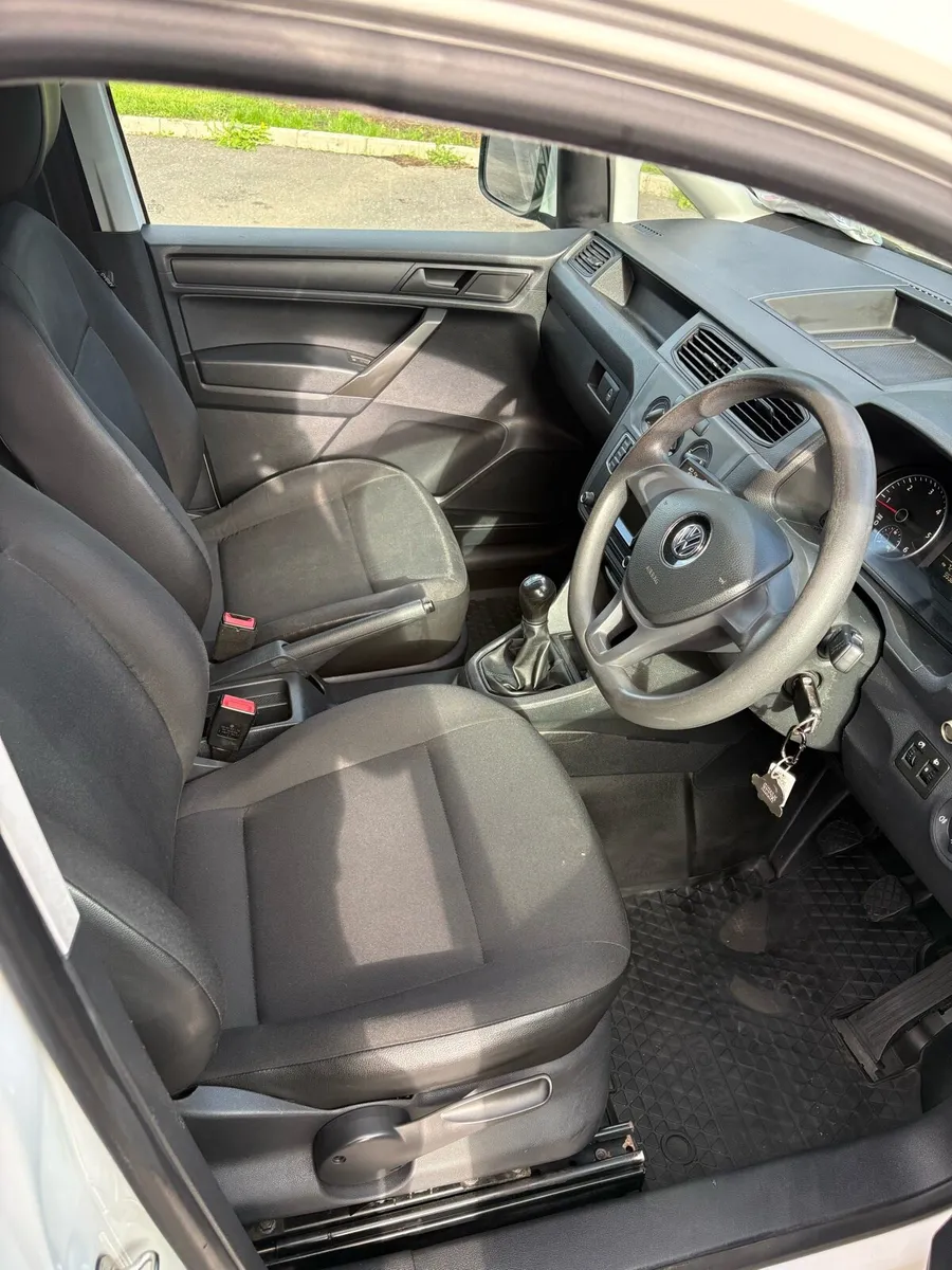 Volkswagen Caddy Maxi - Image 3