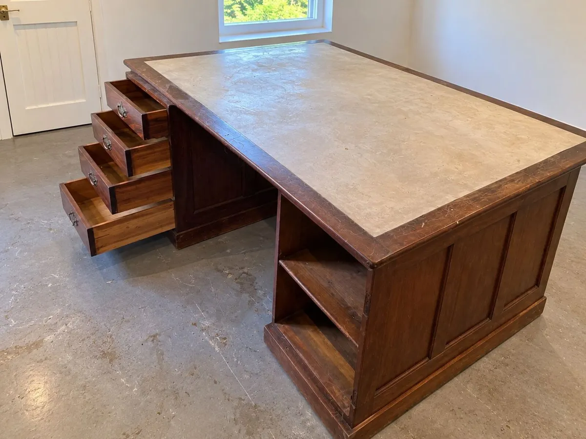 Large traditional mahogany wooden executive desk - Image 2