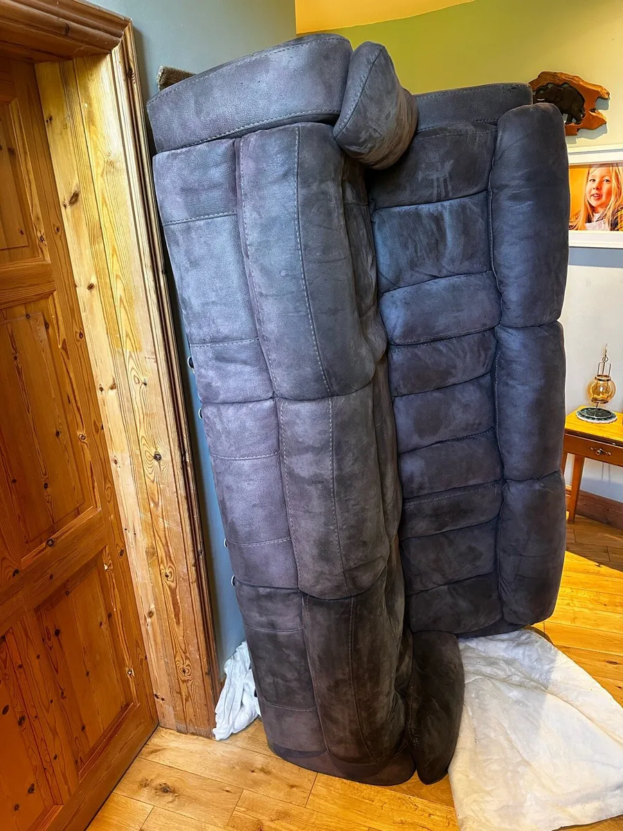 Couch - Image 2