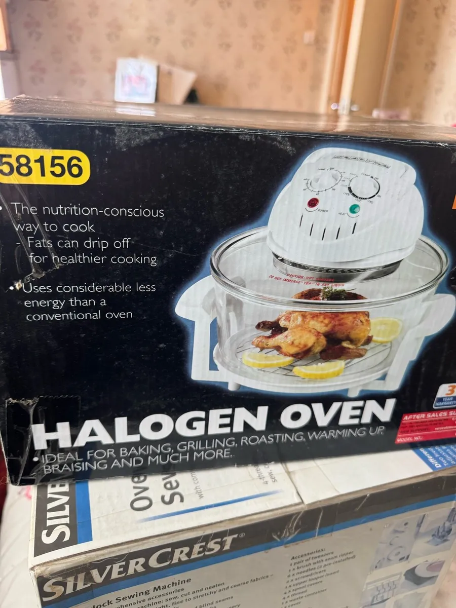 Brand new halogen oven boxed unused - Image 1