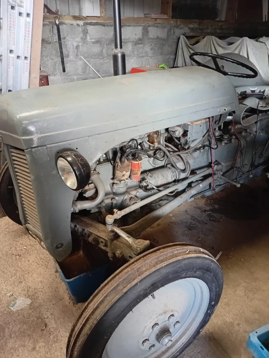 Petrol grey Fergie - Image 1