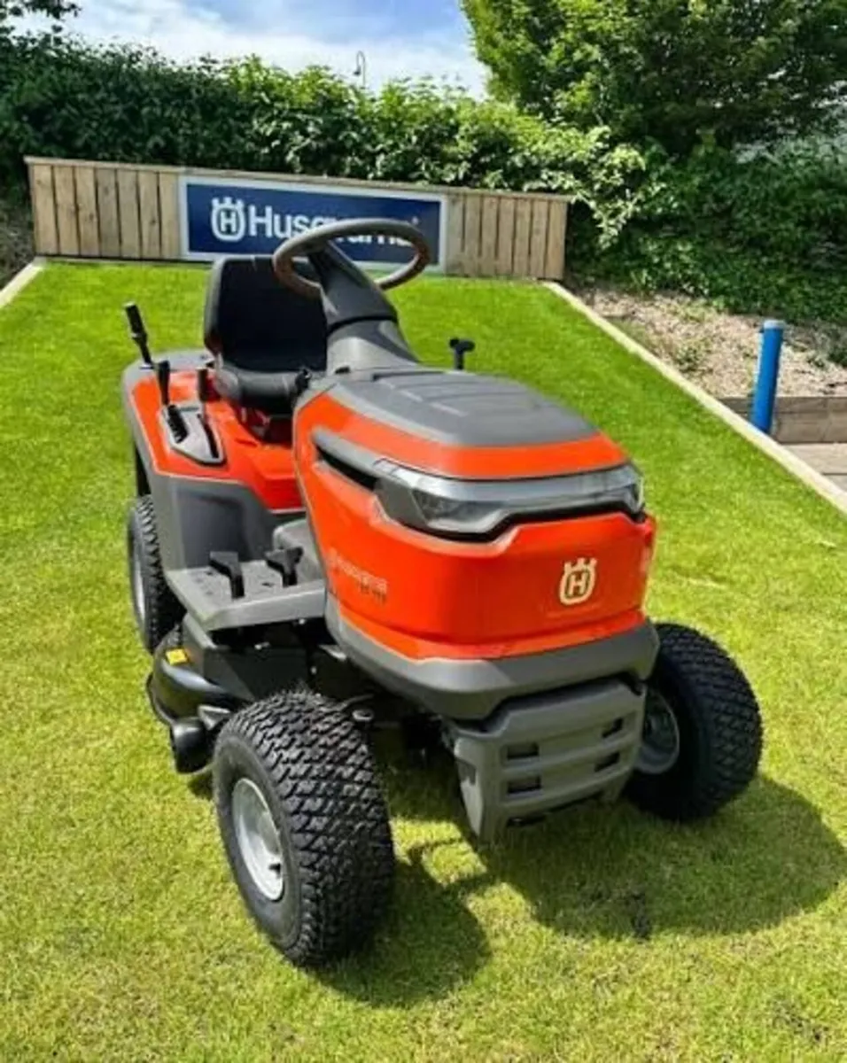 HUSQVARNA RIDE ON MOWER - Image 2
