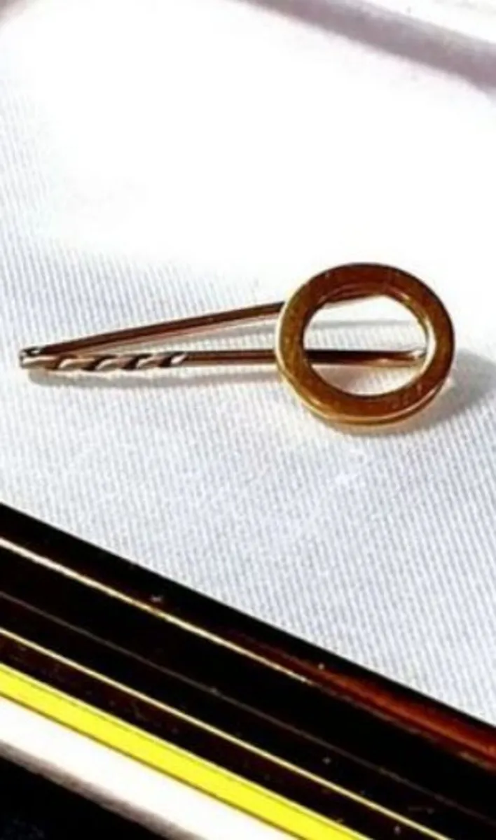 Vintage 9ct Gold Tie Pin - Image 2