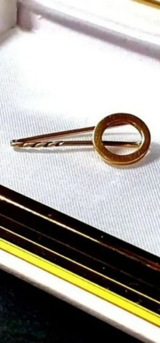 Vintage 9ct Gold Tie Pin - Image 3