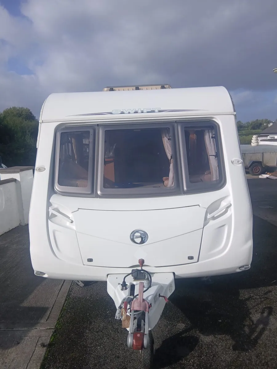Caravan - Image 1