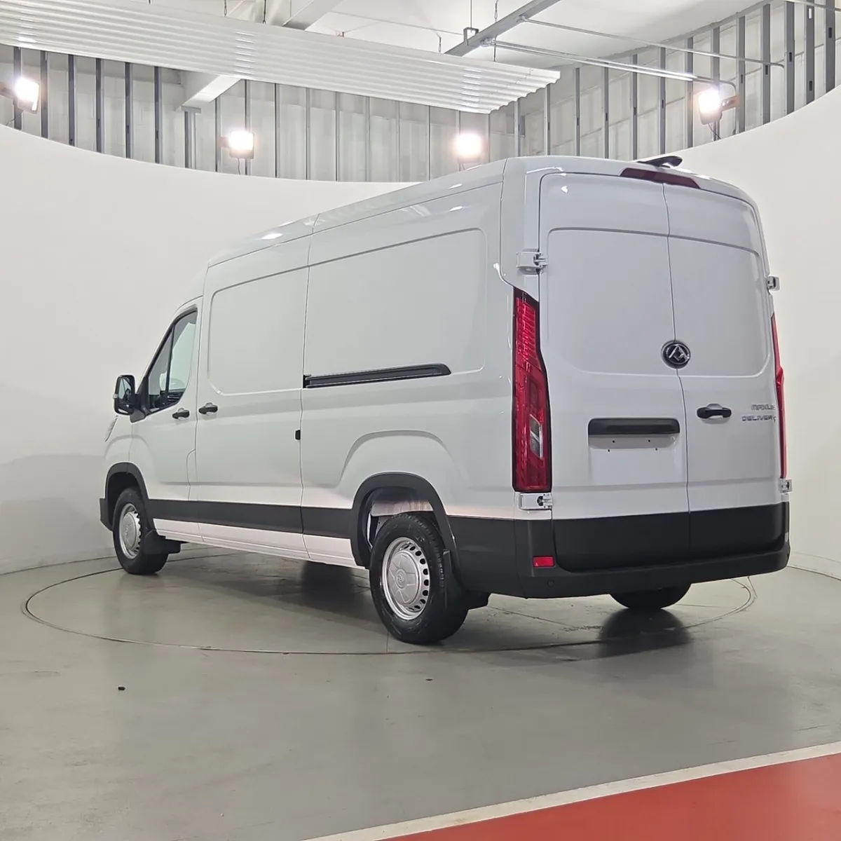 Maxus Deliver 9 2.0 D20 150 High Roof Van - Image 2