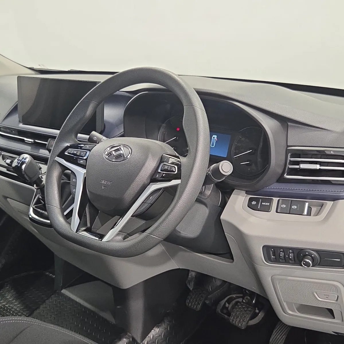 Maxus Deliver 9 2.0 D20 150 High Roof Van - Image 4