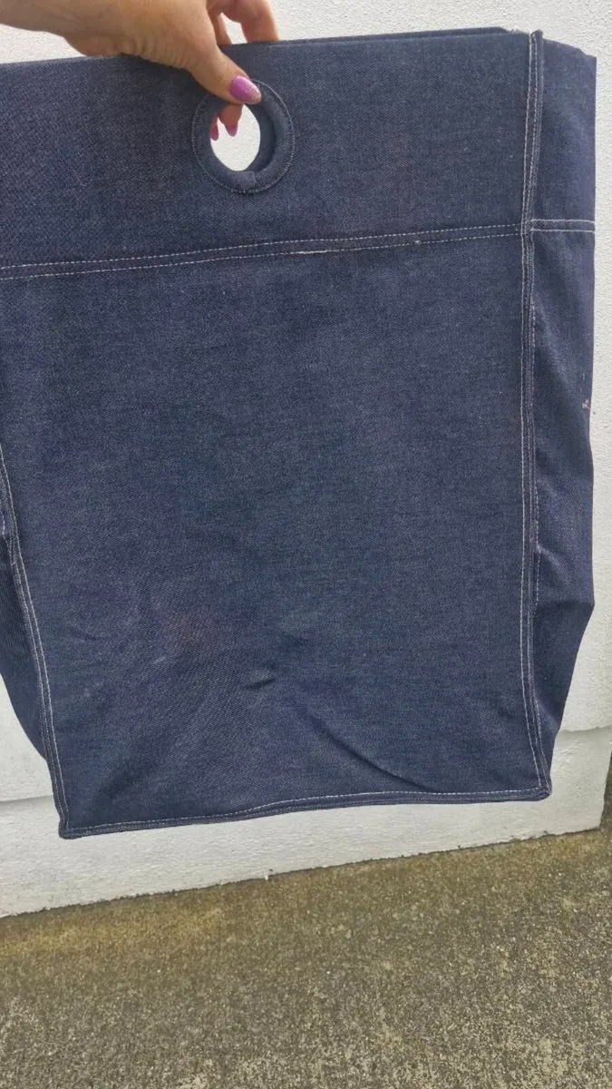 Portable wardrobe - Image 2