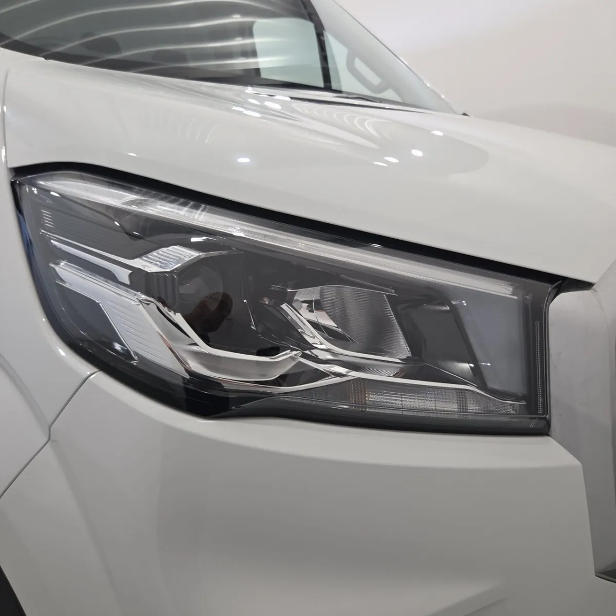 Maxus Deliver 9 2.0 D20 150 High Roof Van - Image 2