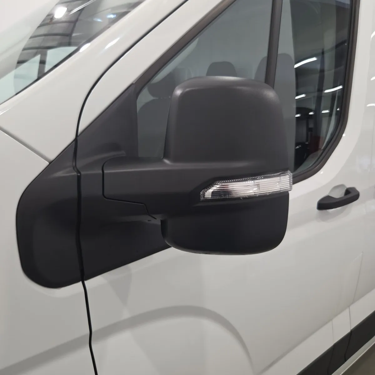 Maxus Deliver 9 2.0 D20 150 High Roof Van - Image 3