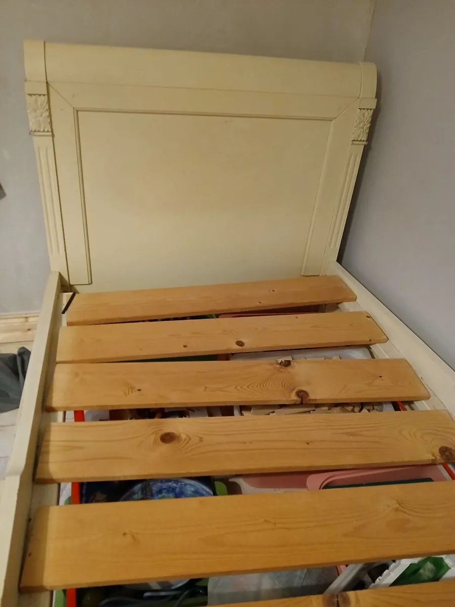 2 Single wooden beds - Image 1